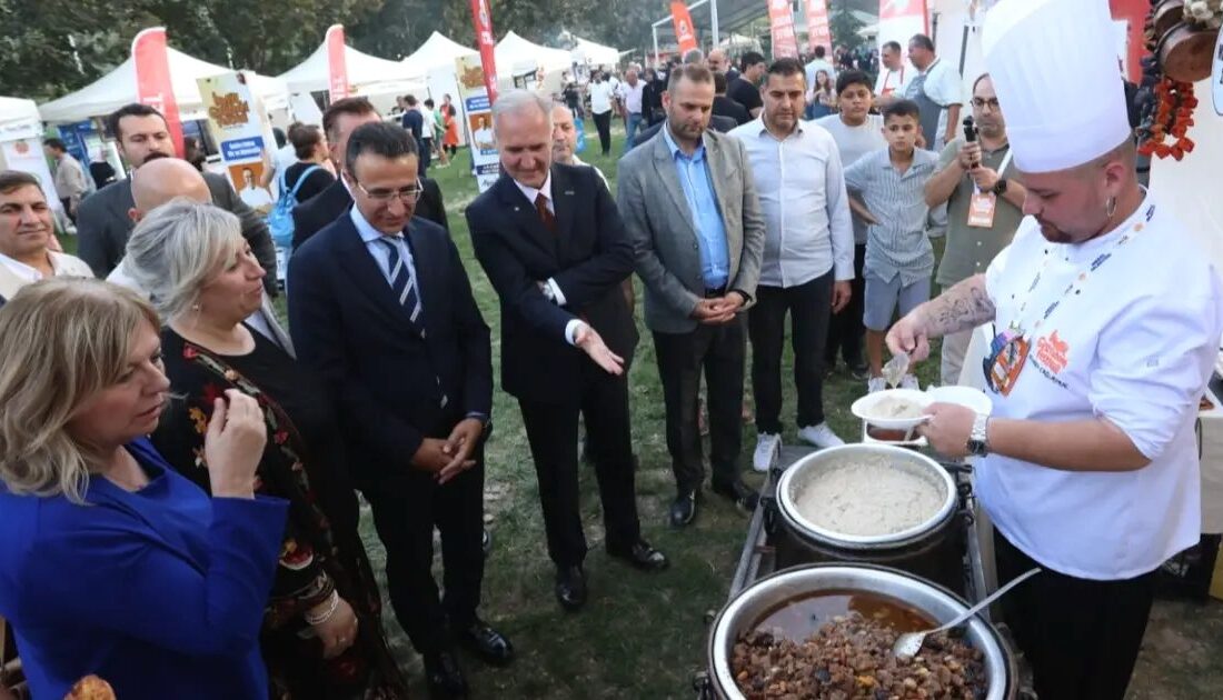 İnegöl’de gerçekleştirilen Gastronomi Festivali, yerel lezzetlerin tanıtımı ve kültürel zenginliklerin