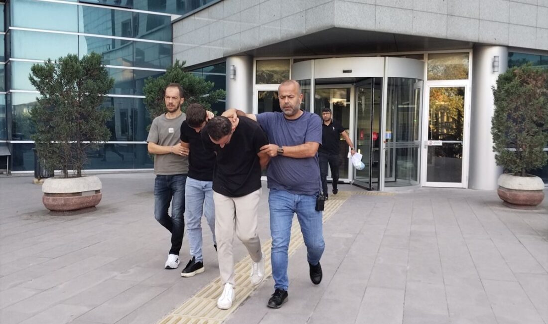 İnegöl'de polis ekipleri suç şebekesini çökertti, dolandırıcılar yakalandı. Güvenlik güçlerimizin
