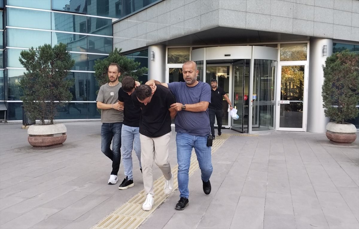 İnegöl'de polis ekipleri suç şebekesini çökertti, dolandırıcılar yakalandı. Güvenlik güçlerimizin