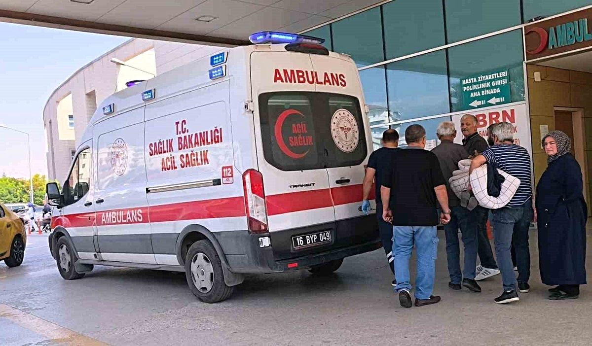 İnegöl'de yaşanan soba faciası sonucu 2 kişi hastaneye kaldırıldı. Olayla