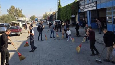 İnegöl'de temizlik seferberliği kapsamında hijyen ve düzen odaklı çalışmalar başlatıldı.
