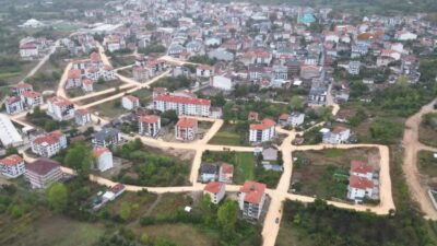 İnegöl’de yol çalışmaları hız kazanırken, vatandaşların ulaşım güvenliği ve konforu