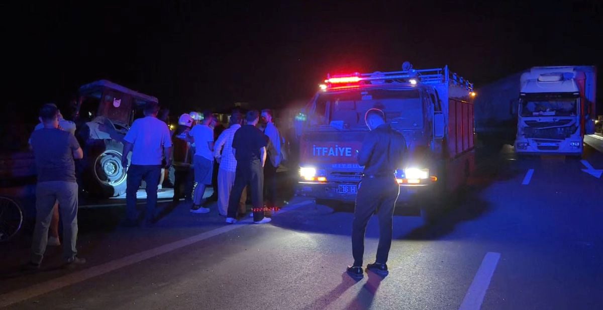 İznik'te gerçekleşen traktör ve tır kazasında 1 kişi yaşamını yitirdi.