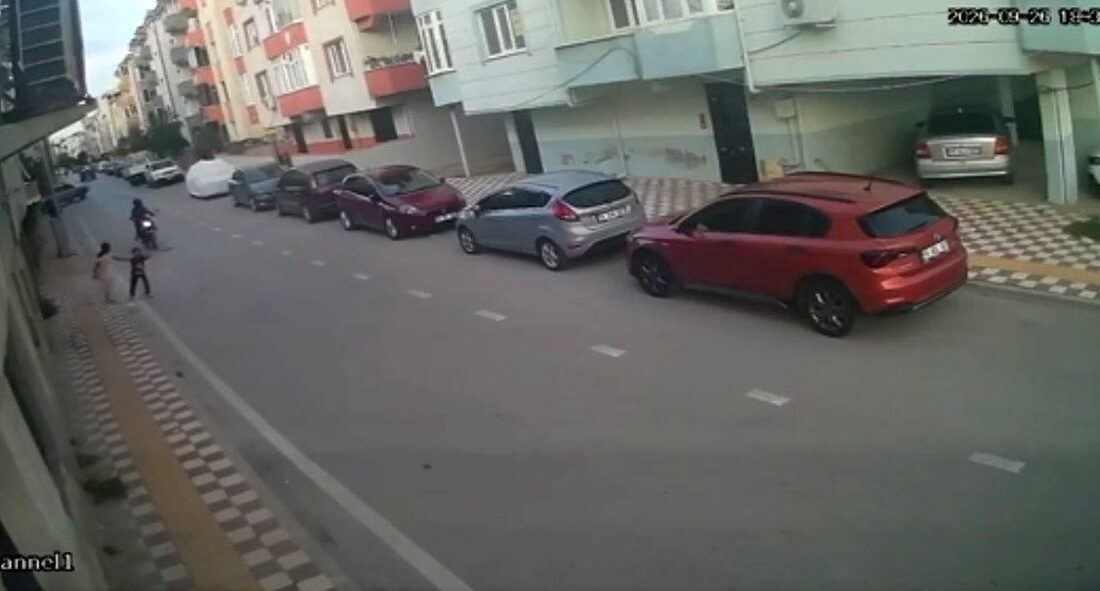 Karacabey'de yaşanan olayda çocuk aniden yola çıktı. Detaylar ve gelişmeler