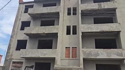Karacabey'deki 30 yıllık boş bina tepki çekti. Durum detayları ve