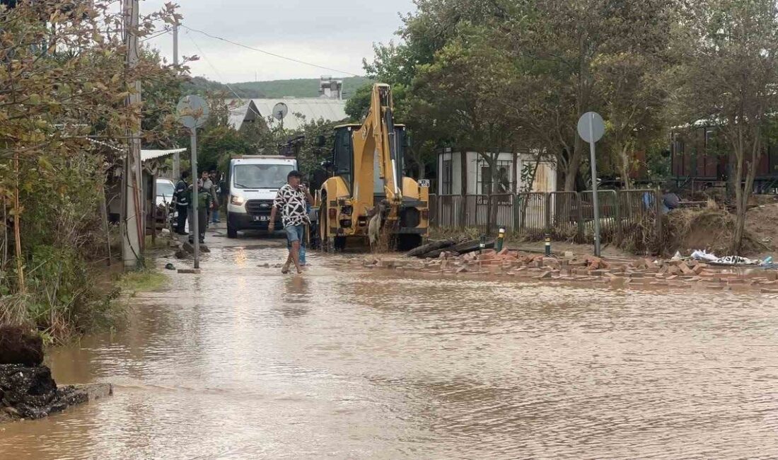 Mudanya'da yaşanan aşırı yağışlar, su baskınlarına neden oldu; vatandaşlar ve