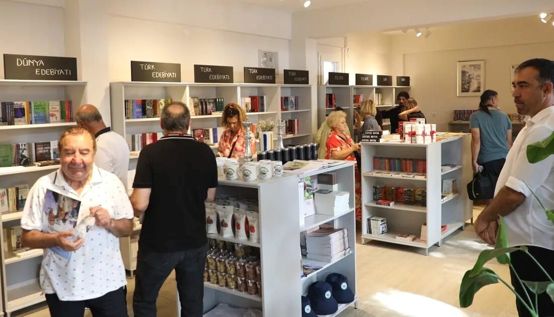 Mudanya'da yeni açılan Kitap ve Kültür Merkezi ile kültür ve
