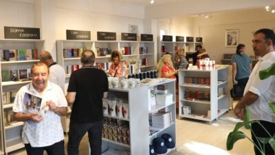 Mudanya'da yeni açılan Kitap ve Kültür Merkezi ile kültür ve