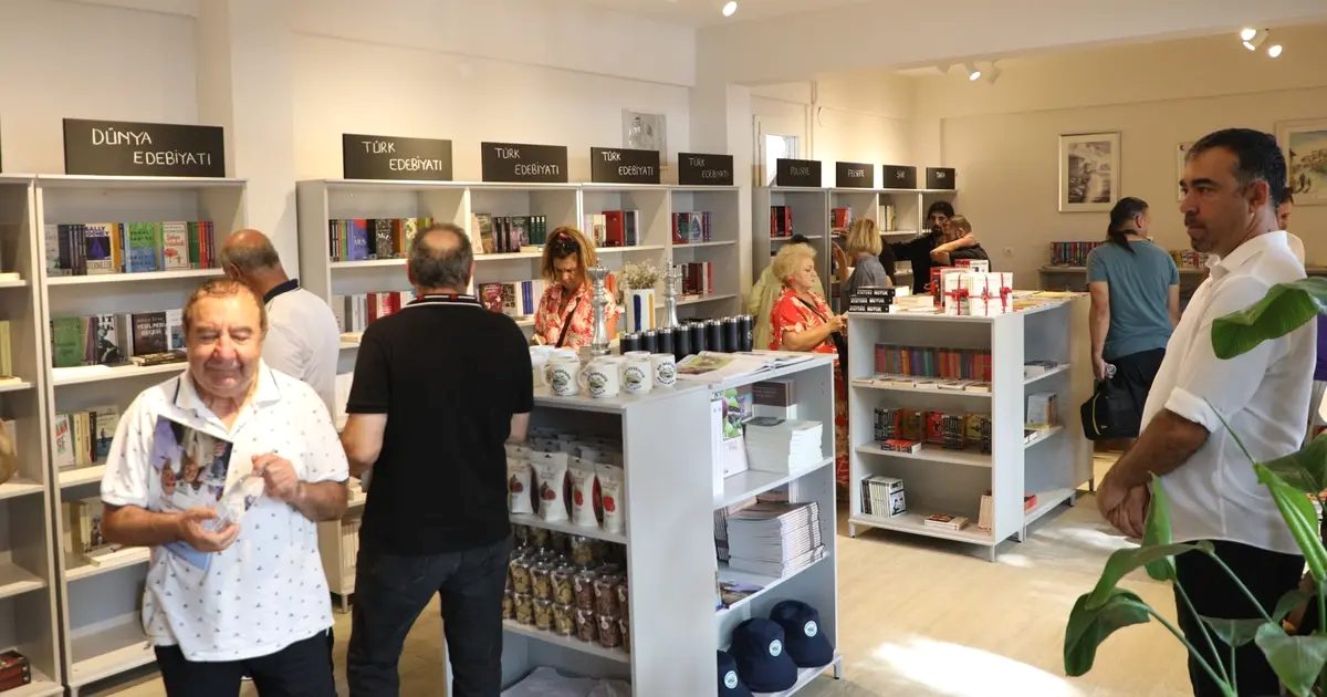 Mudanya'da yeni açılan Kitap ve Kültür Merkezi ile kültür ve