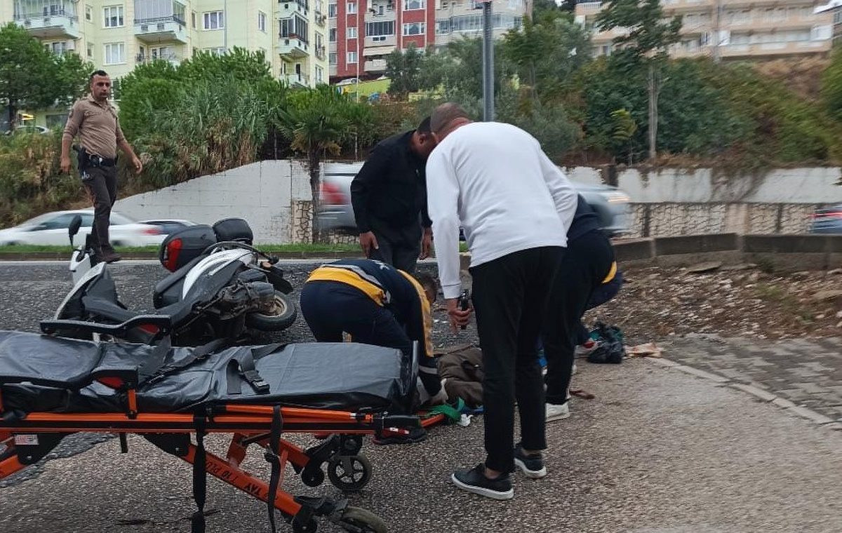 Mudanya'da meydana gelen motosiklet kazasında sürücü ağır yaralanmıştır. Detaylar ve