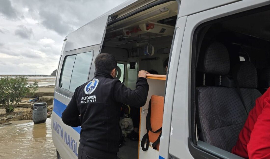 Mudanya'da sel sonrası ulaşım aksadı. Yetkililer, bölgede devam eden çalışmaları