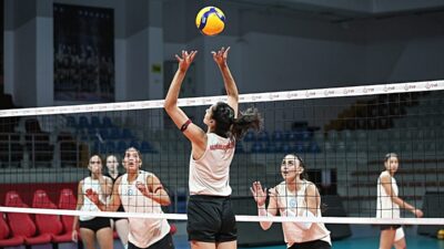 Nilüfer Belediyespor, genç ve dinamik kadrosuyla ofansif gücünü artırıyor, başarılı