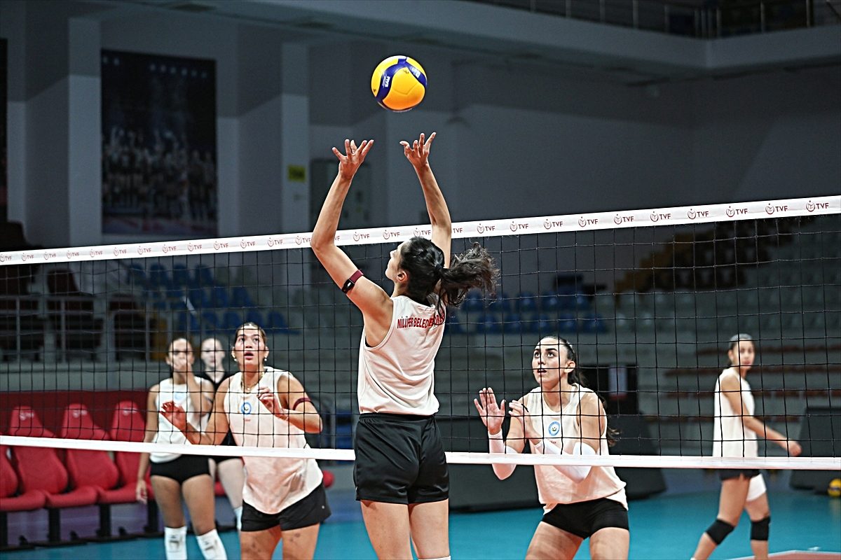 Nilüfer Belediyespor, genç ve dinamik kadrosuyla ofansif gücünü artırıyor, başarılı