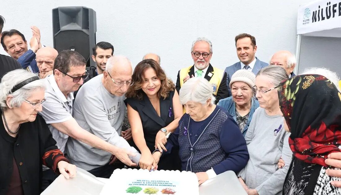 Nilüfer'de Alzheimer farkındalık etkinliği ile bilinçlenmeye katkı sağlayın. Toplumu bilgilendirici