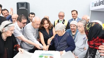 Nilüfer'de Alzheimer farkındalık etkinliği ile bilinçlenmeye katkı sağlayın. Toplumu bilgilendirici