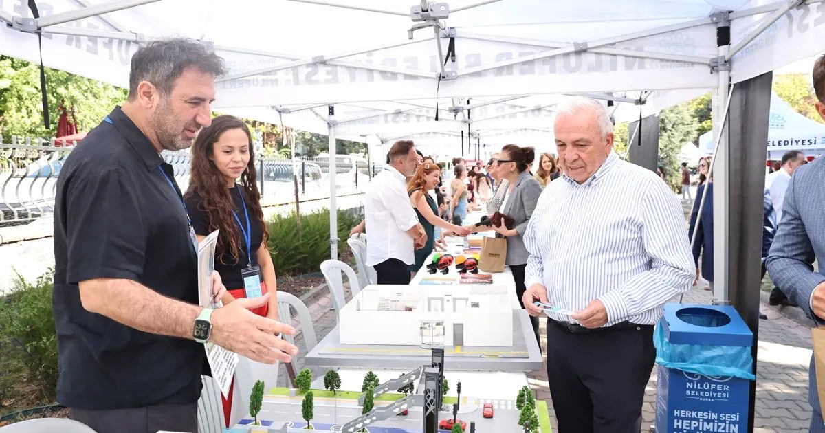 Nilüfer'de gerçekleşen Halk Sağlığı Günleri, toplum sağlığını geliştirmeye ve bilinçlendirmeye