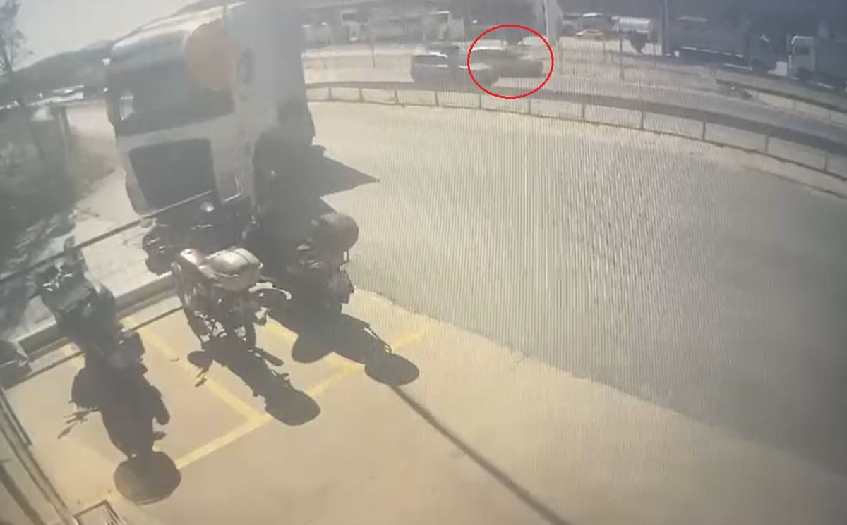 Orhangazi'de gerçekleşen trafik kazasında 4 kişi yaralandı, olay yerine ekipler