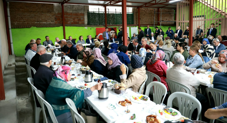 Osmangazi’de Mahalle Buluşmaları Artarak Sürüyor