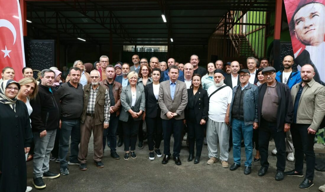 Osmangazi'de mahalle buluşmaları devam ediyor. İlçe yönetimi halkla bir araya