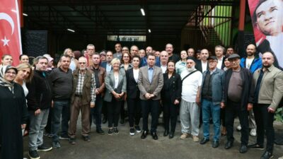 Osmangazi'de mahalle buluşmaları devam ediyor. İlçe yönetimi halkla bir araya