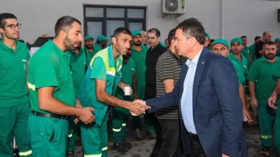 Osmangazi'de temizlik çalışmaları aralıksız sürüyor. Yetkililer, ilçenin temiz ve sağlıklı