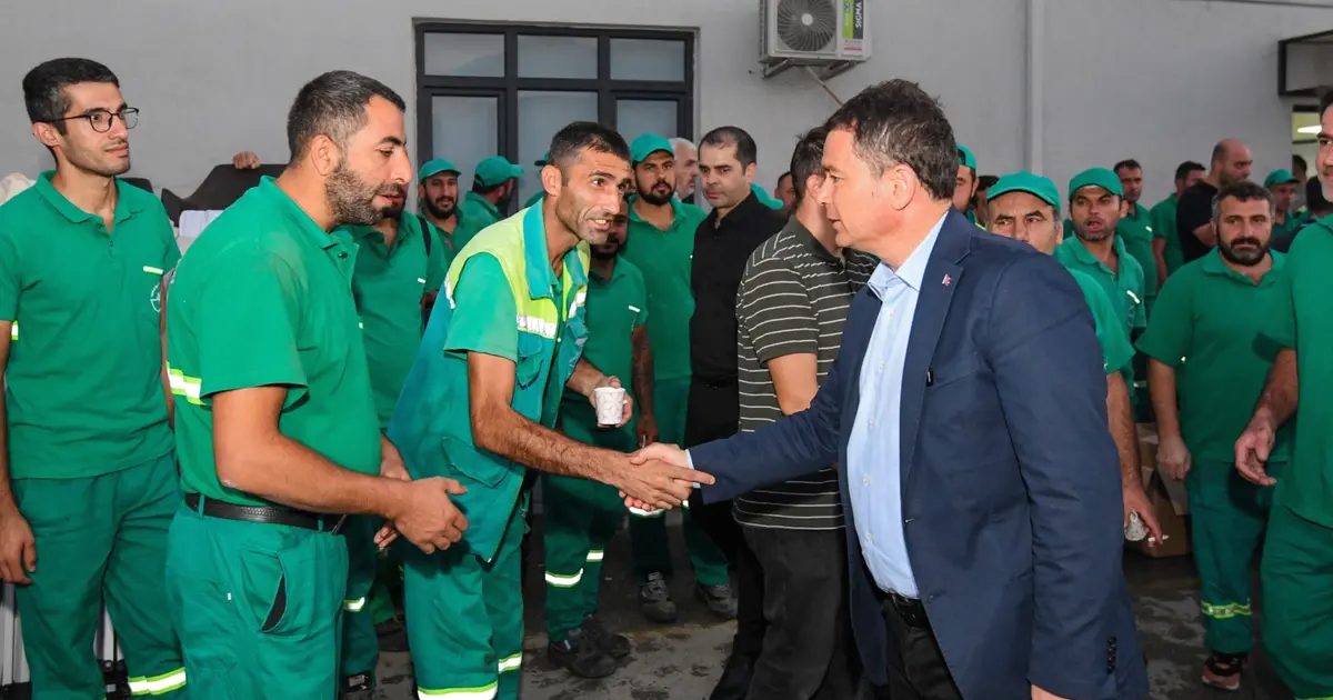 Osmangazi'de temizlik çalışmaları aralıksız sürüyor. Yetkililer, ilçenin temiz ve sağlıklı