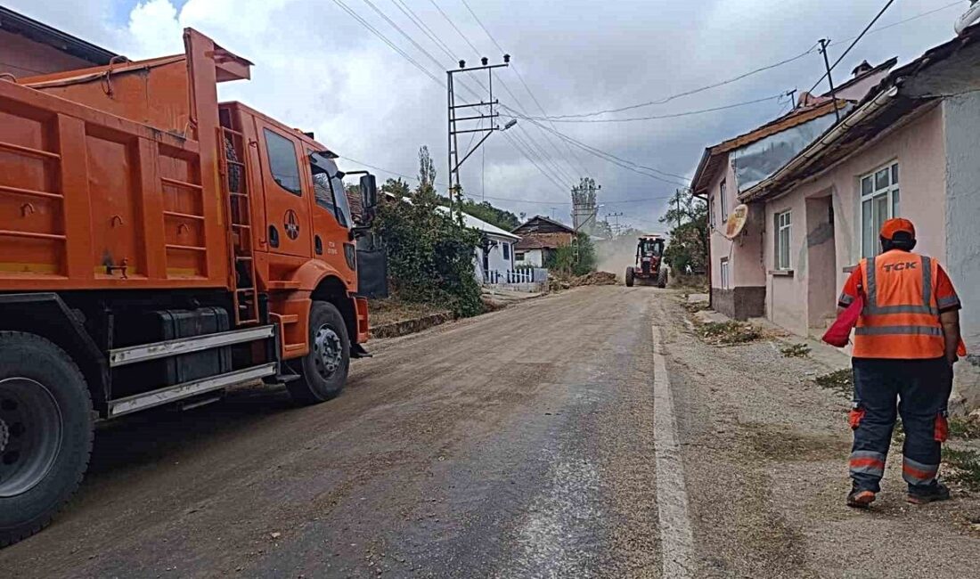 Pazaryeri'nde gerçekleştirilen yol genişletme çalışmaları, ulaşımı kolaylaştırmak ve bölgenin gelişimine
