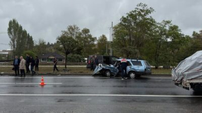 Yalova'da gerçekleşen trafik kazasında 1 kişi hayatını kaybetti, 4 kişi