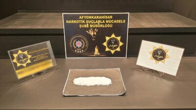 Afyonkarahisar’da düzenlenen uyuşturucu operasyonunda gözaltına alınan şüphelilerden 3’ü tutuklandı.