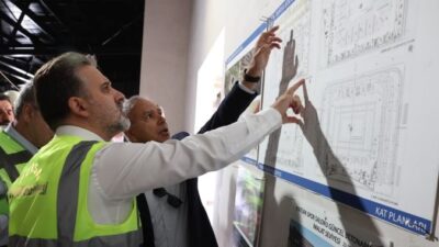 Bursa Büyükşehir Belediye Başkan Vekili Şahin Biba, imalatı süren Atatürk