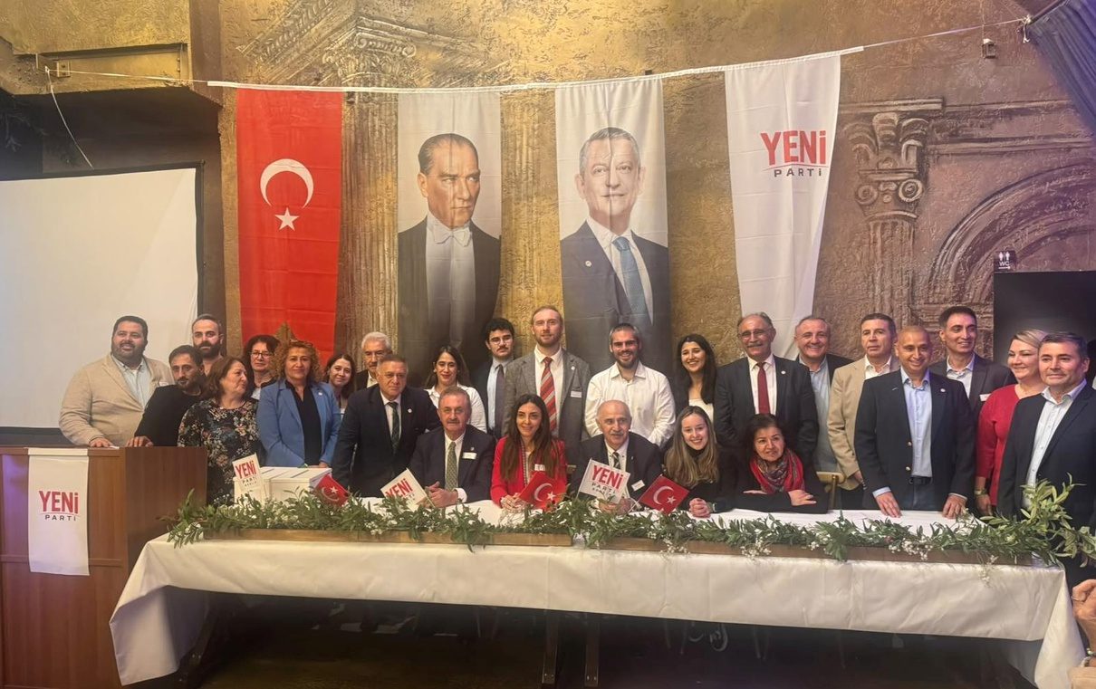 Berlin’de Cem Güney Torun’un YENİ Parti Başkanı seçilmesi ve yeni