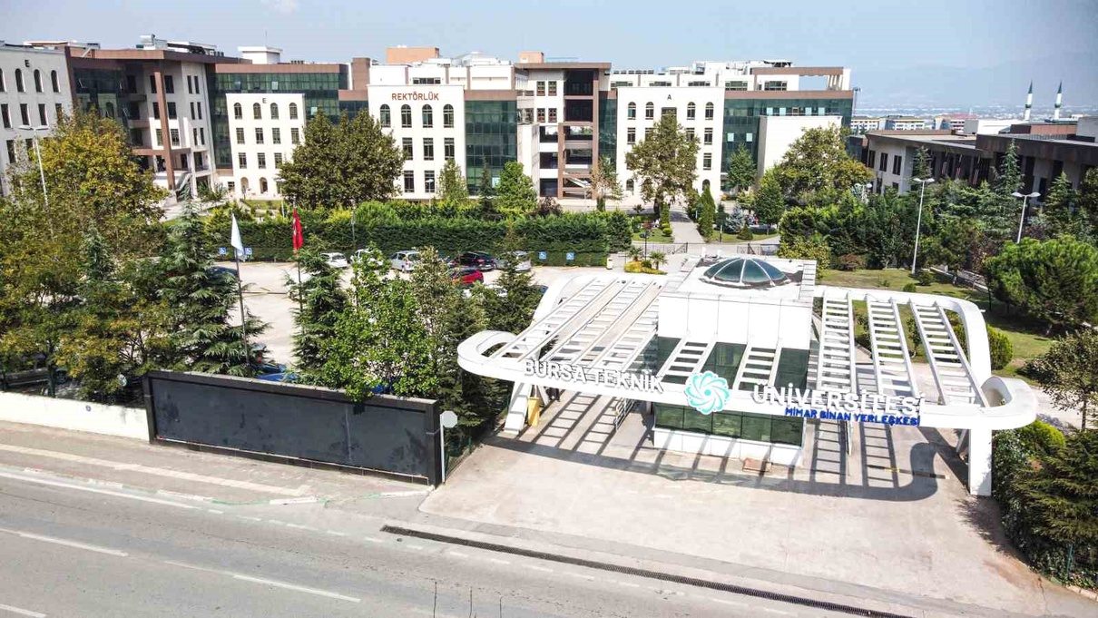 BTÜ’lü üç öğrenci, COP31’de görev alarak iklim değişikliğiyle mücadele çalışmalarına