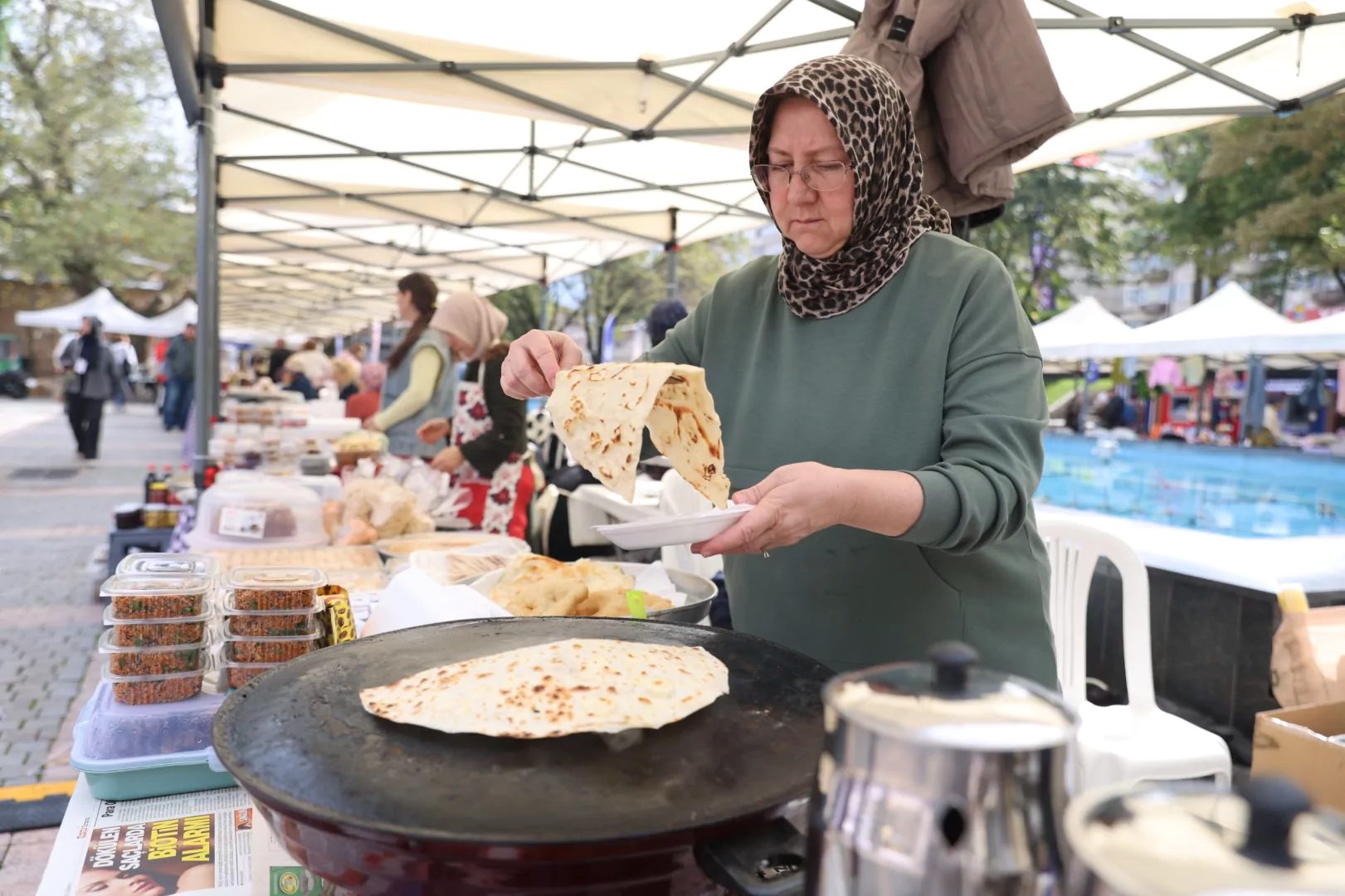 Bursa Kadın Dayanışma Pazarı etkinliği devam ediyor. Kadınların gücüyle destek