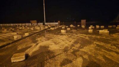 Bursa Mudanya'da şiddetli fırtına ve dalgalar nedeniyle bölgede yaşanan gelişmeleri