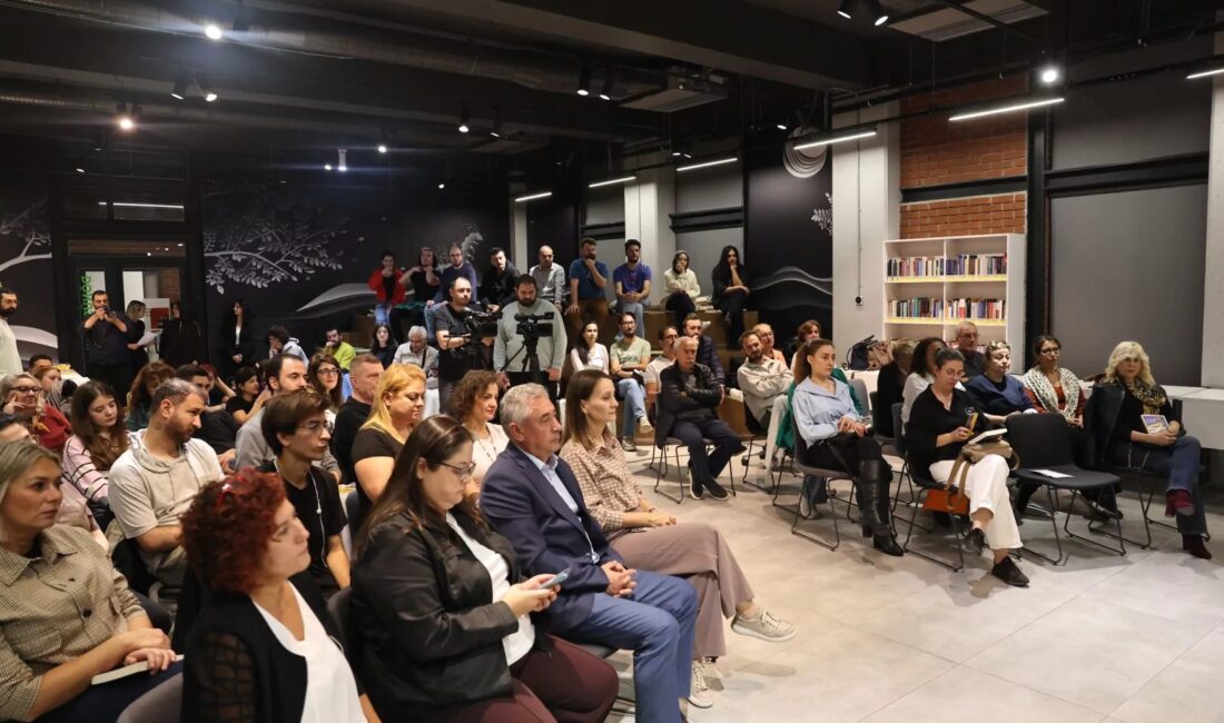 Bursa Nilüfer Belediyesi'nin düzenlediği edebiyat etkinliğiyle kültürel mirasımızı yaşatıyor, edebiyat