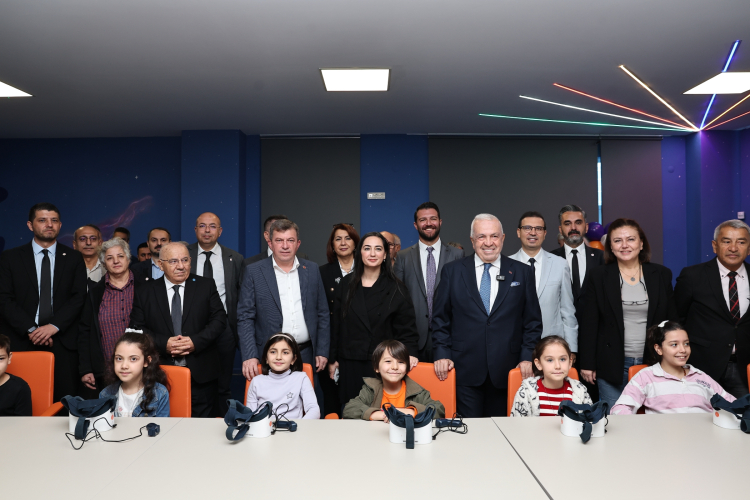 Bursa Nilüfer'de Dijital Deneyim Merkezi Açıldı