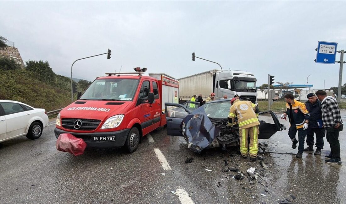 Bursa Orhangazi'de meydana gelen trafik kazasıyla ilgili güncel bilgiler, olay