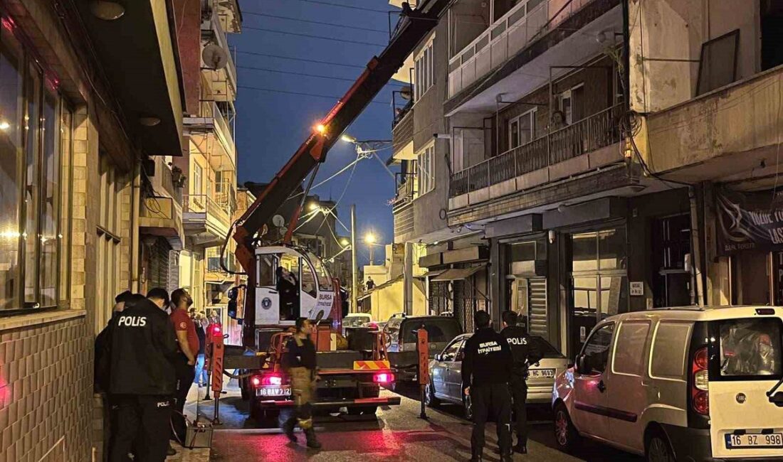Bursa Osmangazi'de yaşanan rehine krizi güvenlik güçlerinin başarılı çalışmasıyla sona