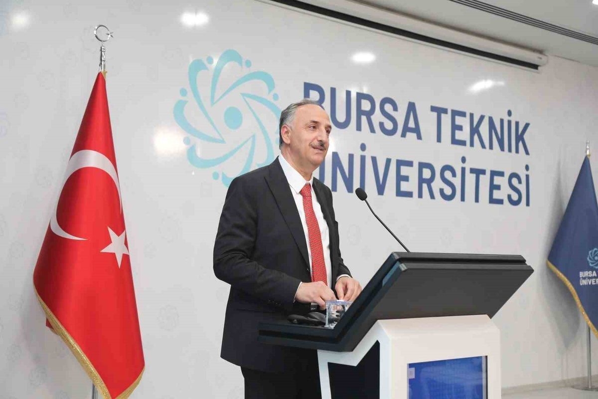 Bursa Teknik Üniversitesi'nde düzenlenen iklim değişikliği panelinde, uzmanların görüşleri ve