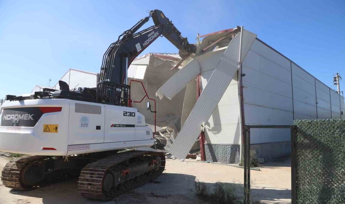 Bursa Yaylacık'ta kaçak fabrika yıkımı gerçekleştirildi. Güvenlik ve yasal düzenlemeler