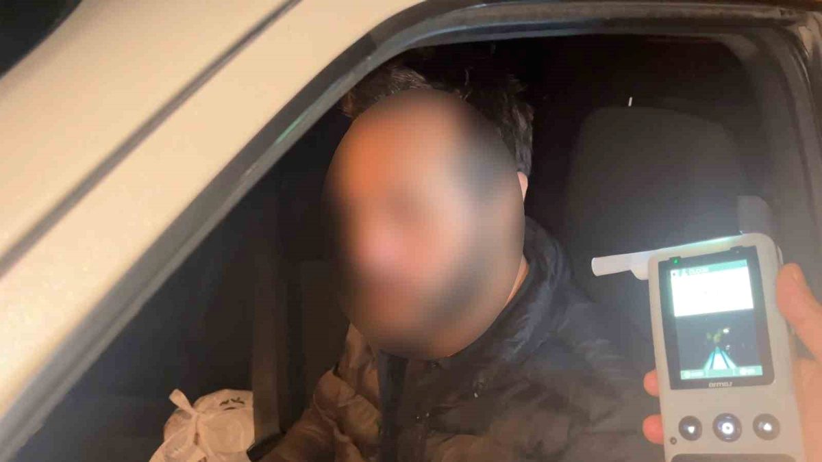 Bursa'da alkollü sürücünün ikna çabaları ve kameraya yansımasıyla ilgili detaylar,