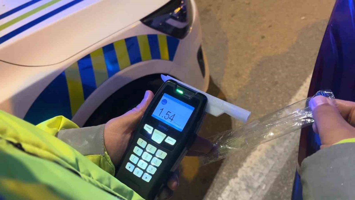 Bursa'da alkollü sürücü uygulamadan kaçmaya çalıştı. Olayla ilgili detaylar ve