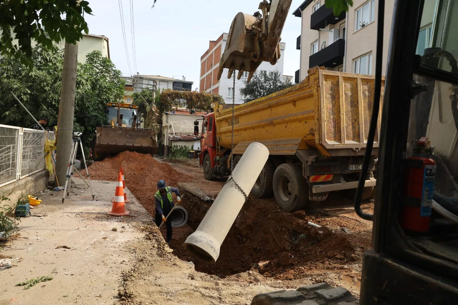 Bursa'da altyapı projeleri, vatandaş konforu ve gelişim amacıyla hız kesmeden