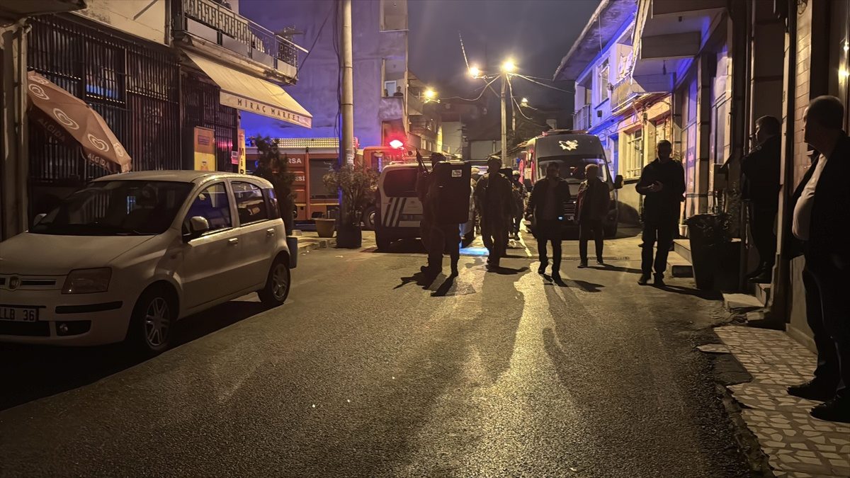 Bursa'da anne rehine krizi, uzmanların müdahalesiyle sona erdi. Güvenlik ve