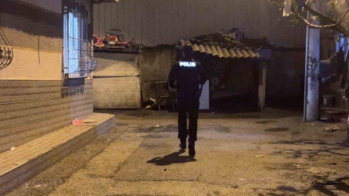 Bursa'da aranan şahıs, emniyet güçlerimiz tarafından yakalanmıştır. Güvenlik ve düzenin