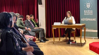 Bursa'da düzenlenen 'Ateş Ağacı' söyleşisi, katılımcılara derinlemesine bilgiler sunarak kültürel