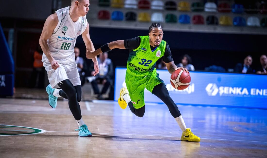 Bursa'da basketbol heyecanı çeşitli etkinliklerle dolu dolu yaşandı; spor tutkunları