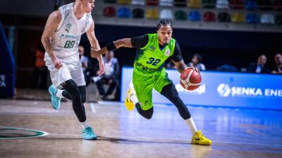 Bursa'da basketbol heyecanı çeşitli etkinliklerle dolu dolu yaşandı; spor tutkunları