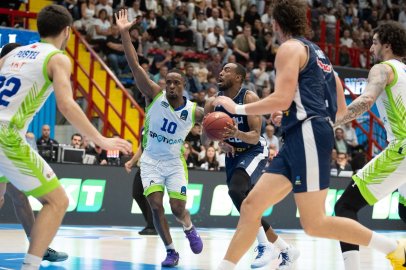 Bursa'da Basketbol Heyecanı İkinci Yarıda Variant