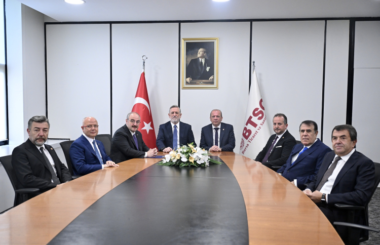 Bursa’da BTSO’da Devir Teslim Töreni